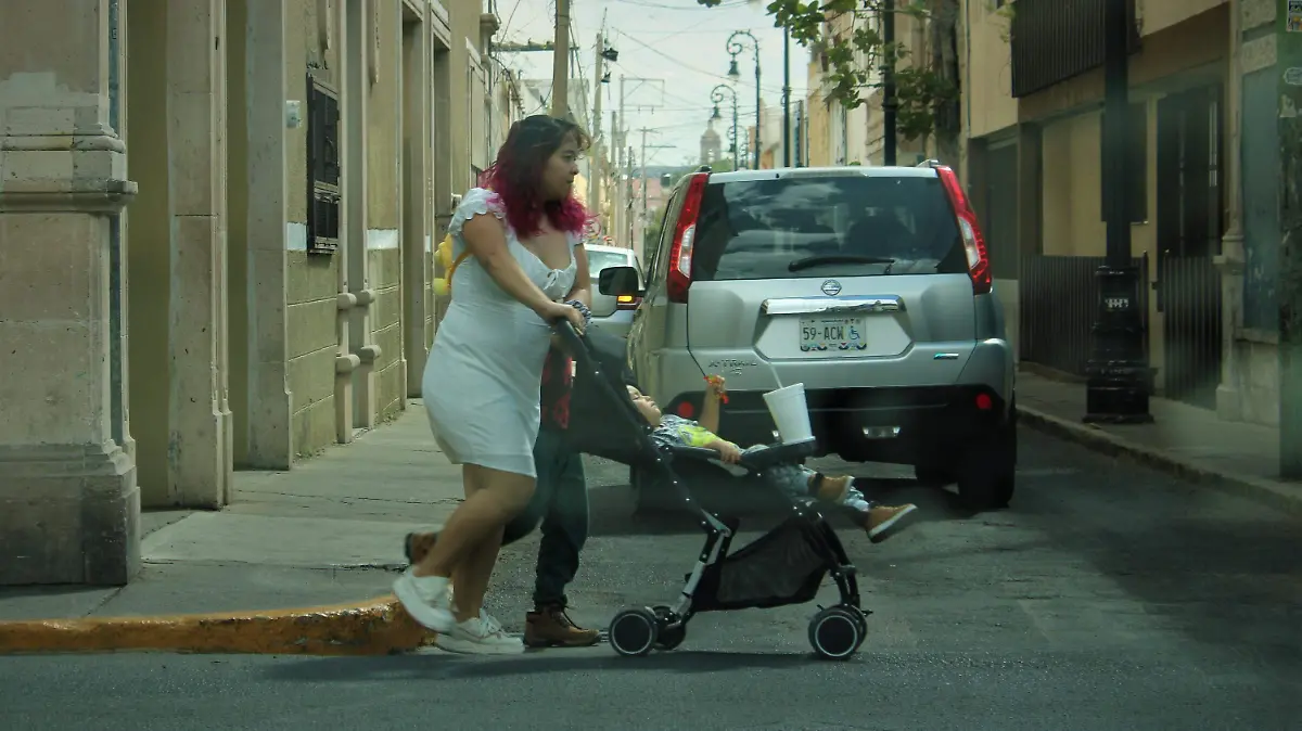 MATERNIDAD-MUJERES-REDES SOCIALES