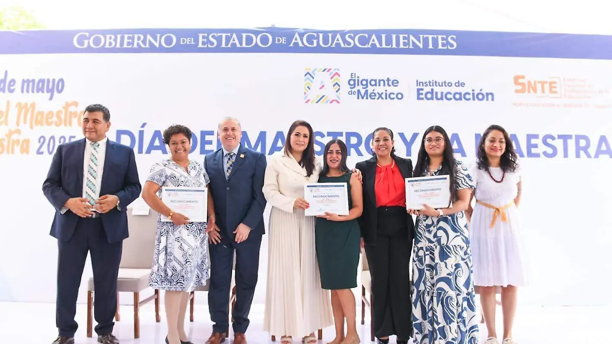 DOCENTES-TERE JIMÉNEZ-RECONOCIMIENTO