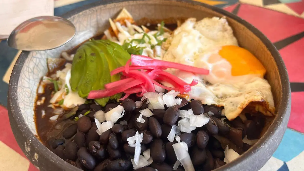 CHILAQUILES (1)