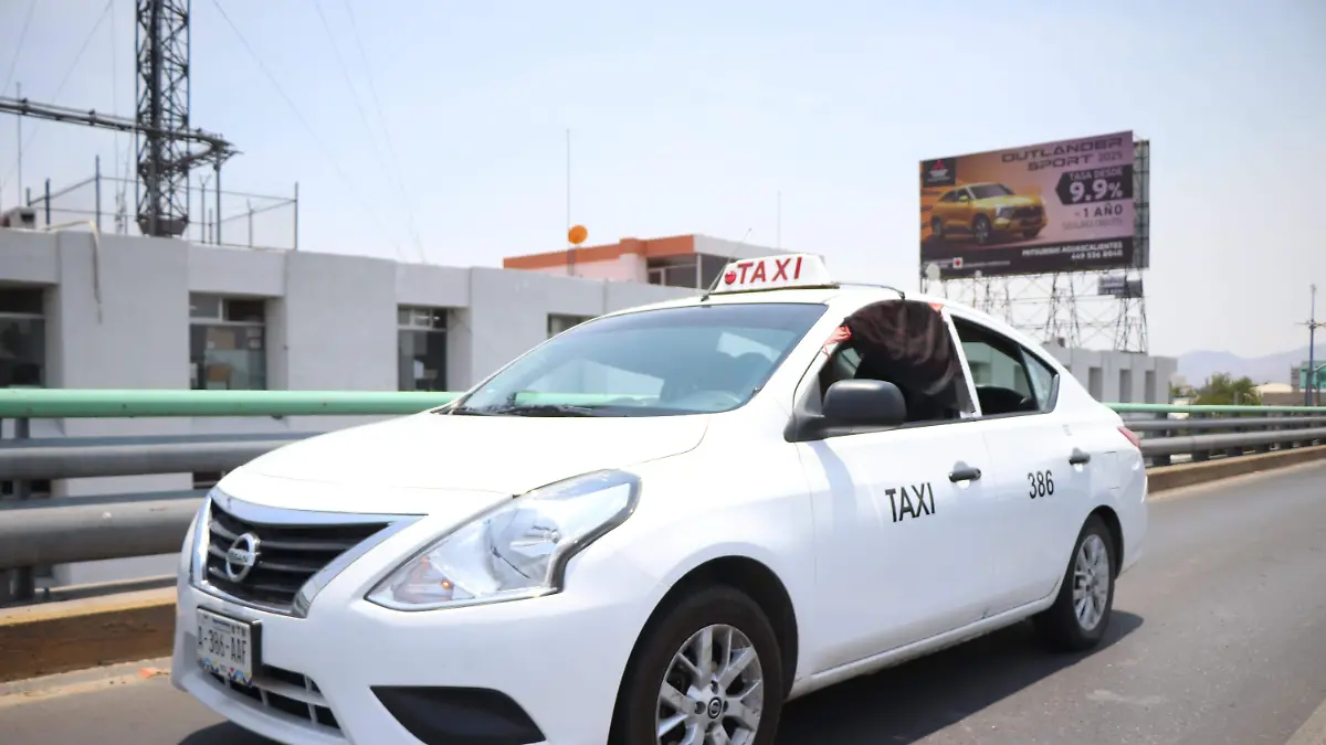 TAXIS BLANCOS-SERVICIO TRANSPORTE