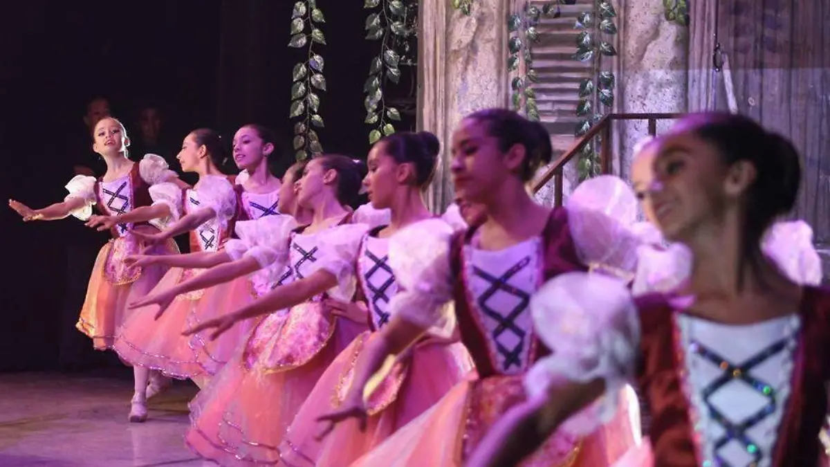 GALA-BALLET-LAURENCIA