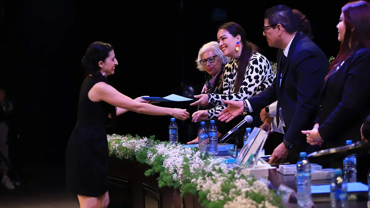 escritora-premio dolores castro