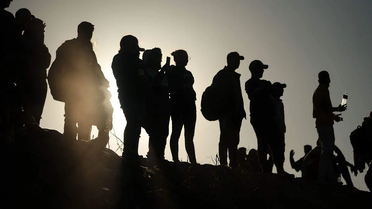 923992_Migrantes Intentan Cruzar Frontera-4_web