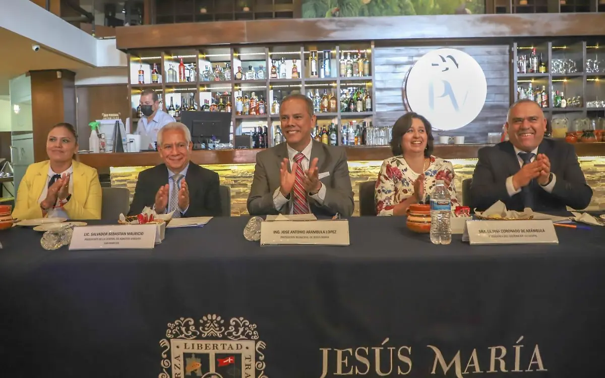 JESUS MARIA (7)