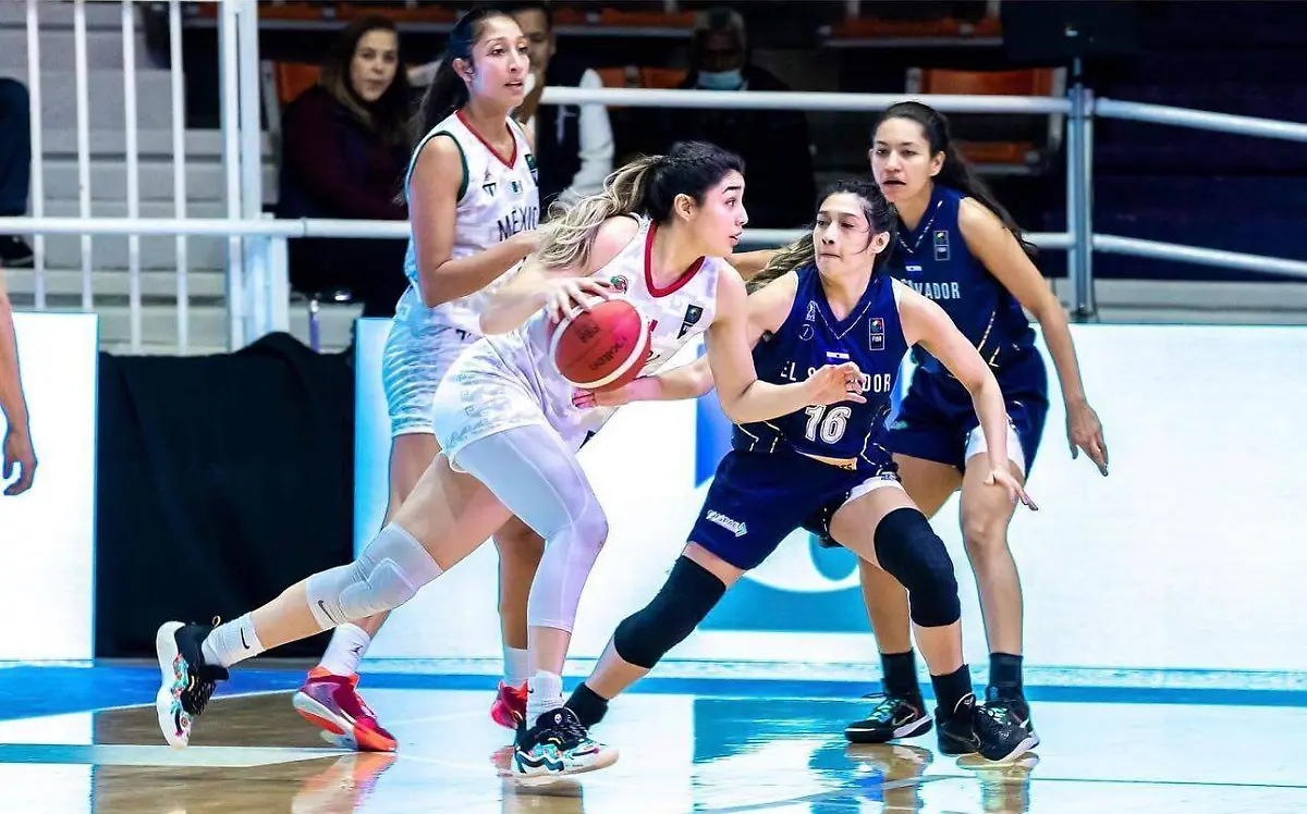 Karla Martínez panteras