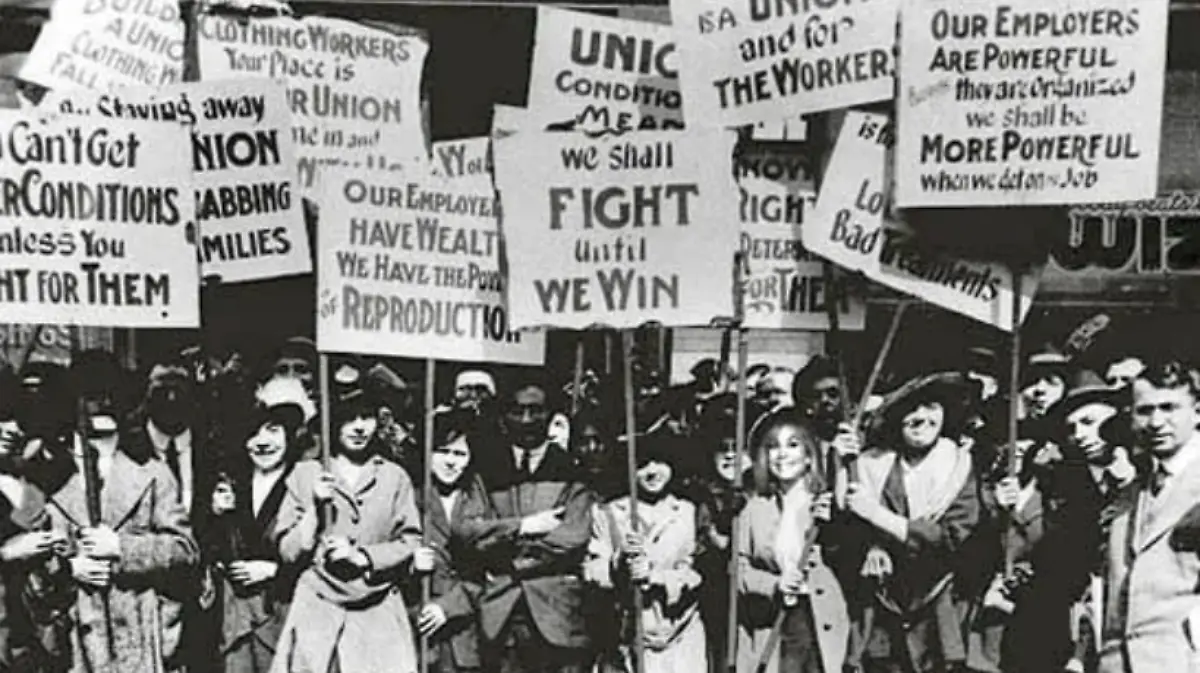 ACCESO A BANOS PUBLICOS-PROTESTA