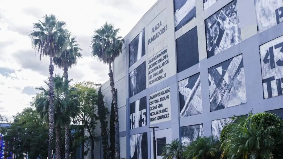 COLONIAL-PLAZA FUNDADORES-HISTORIA