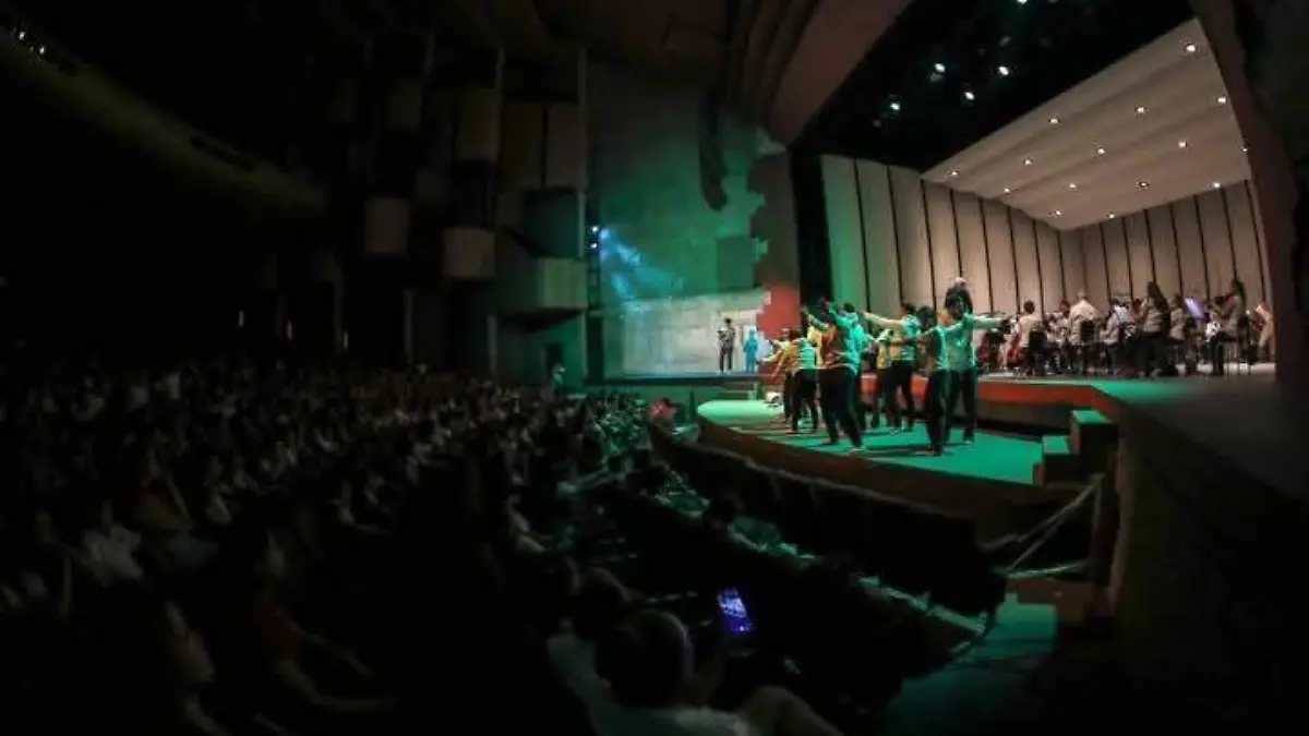 LOBO-ORQUESTA-ESPECTÁCULO