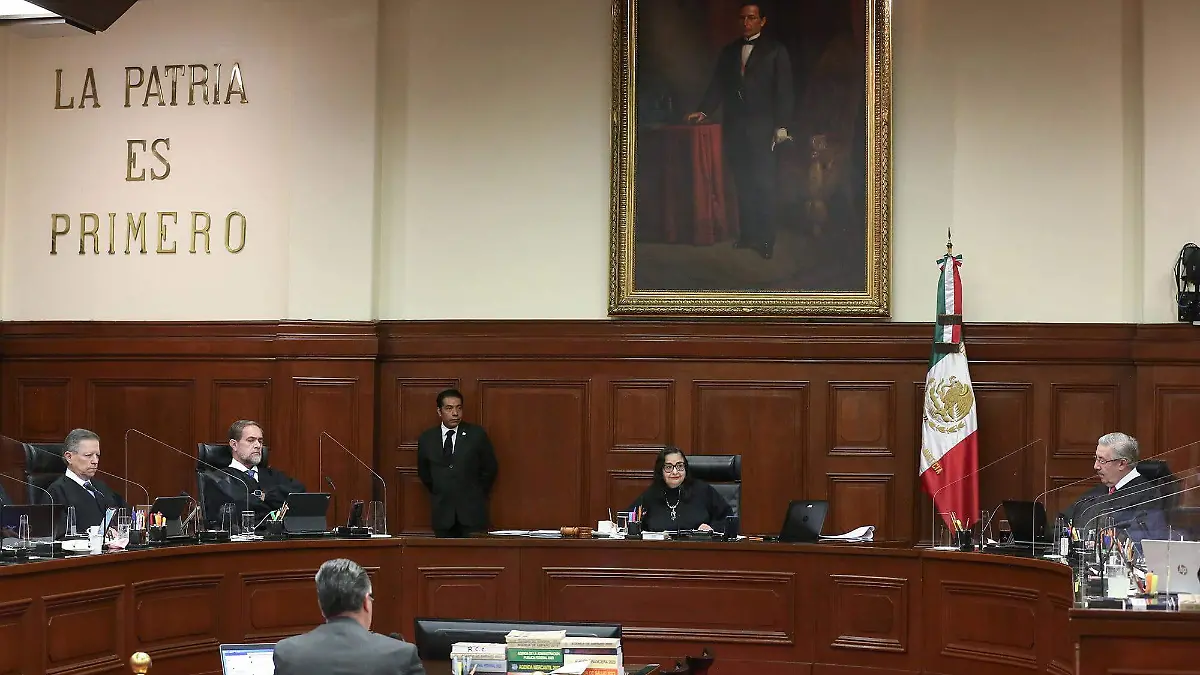 TOGA-SUPREMA CORTE-VESTIMENTA