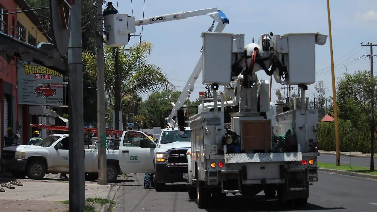 LUZ-TRANSFORMADOR-EXPLOSIÓN