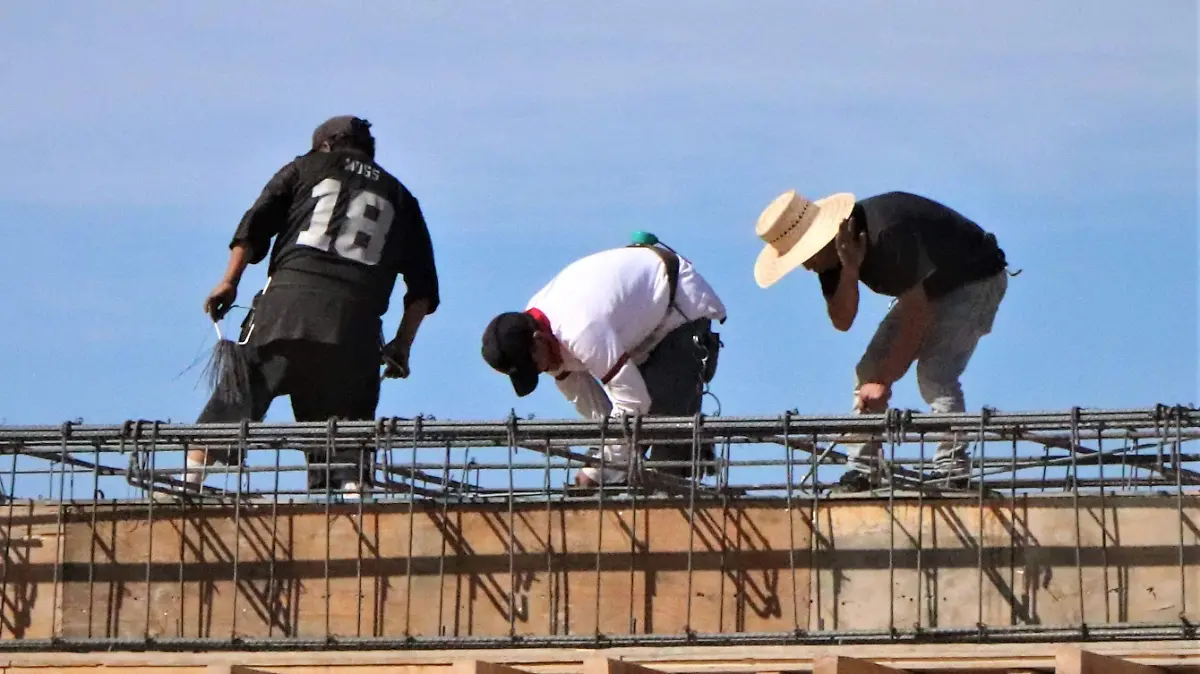 TRABAJADORES-CONSTRUCCIÓN-ALBAÑILES