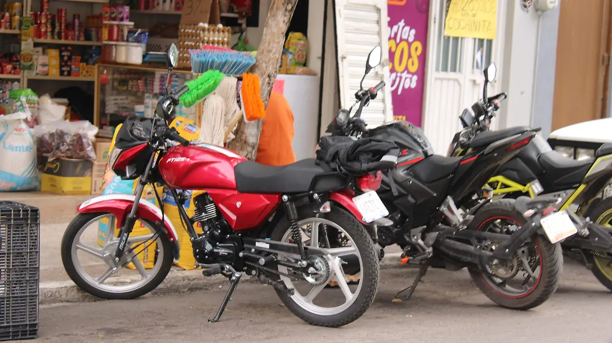 MOTOS (2)