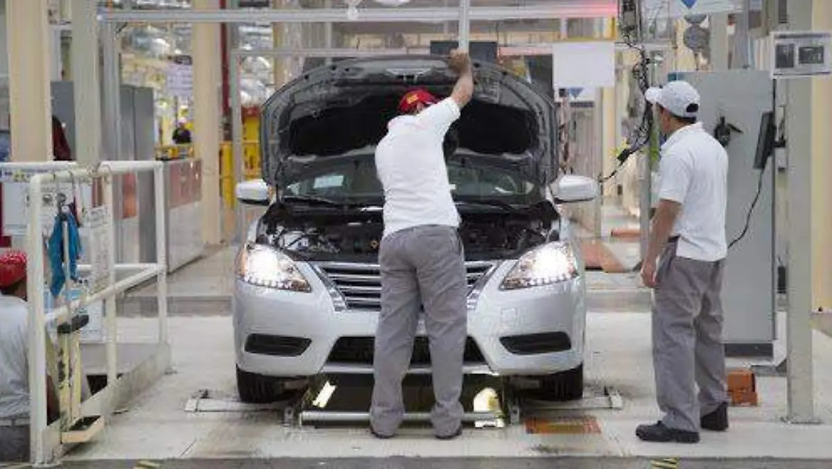 TRABAJADORES-SECTOR AUTOMOTRIZ