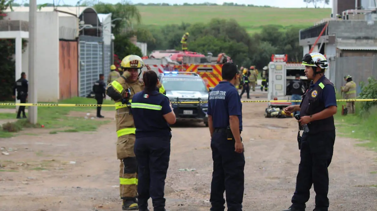 INCENDIO FÁBRICA_BOMBEROS