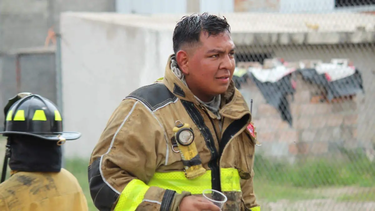 INCENDIO FÁBRICA_BOMBEROS