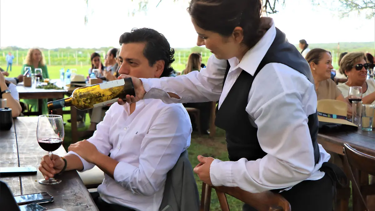 MESEROS PROPINAS (1)