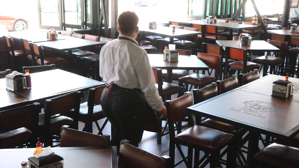 MESEROS-PROPINAS-HISTORIA