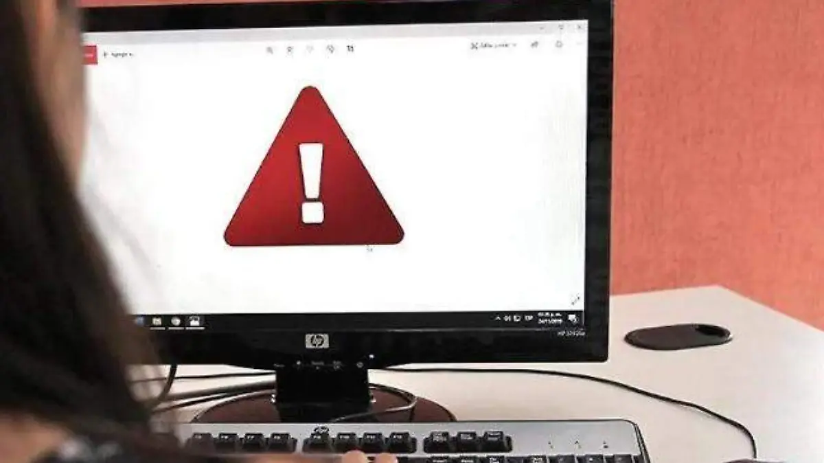 CIBERACOSO-MUJERES-AGRESOR