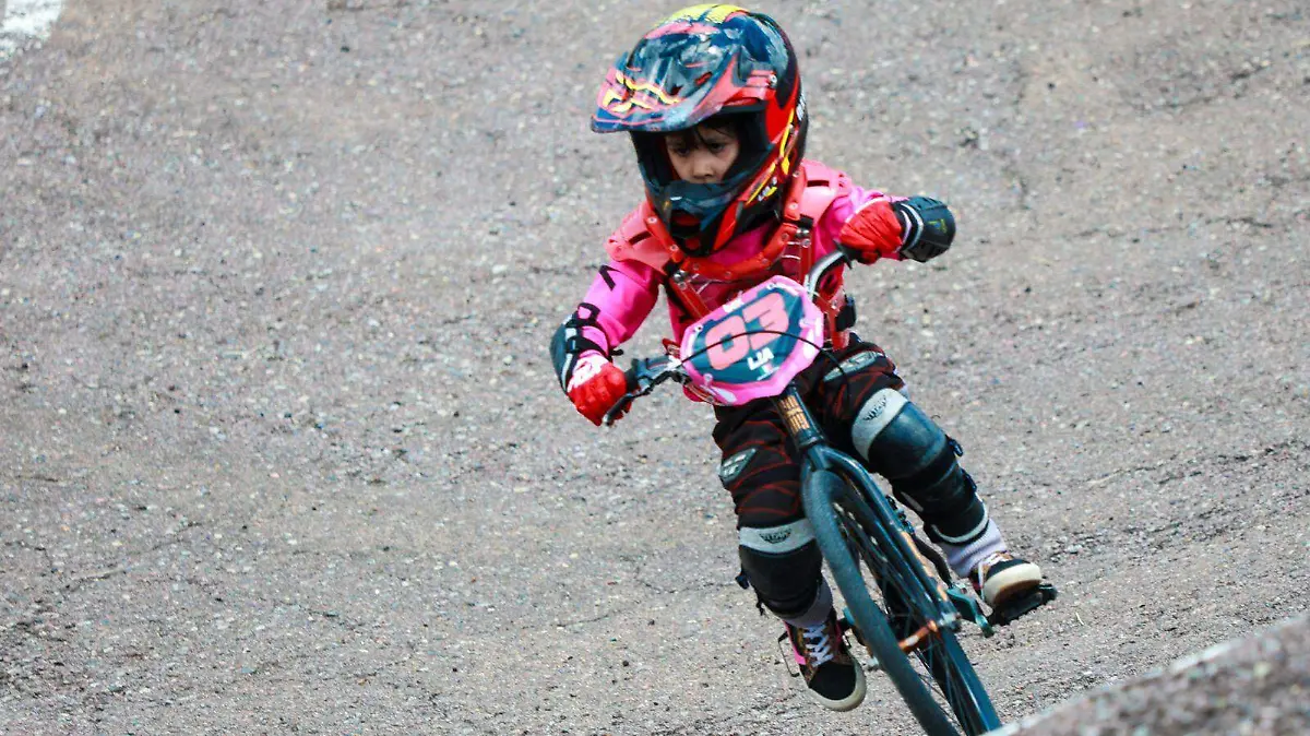 BMX-CICLISMO-COMPETENCIA