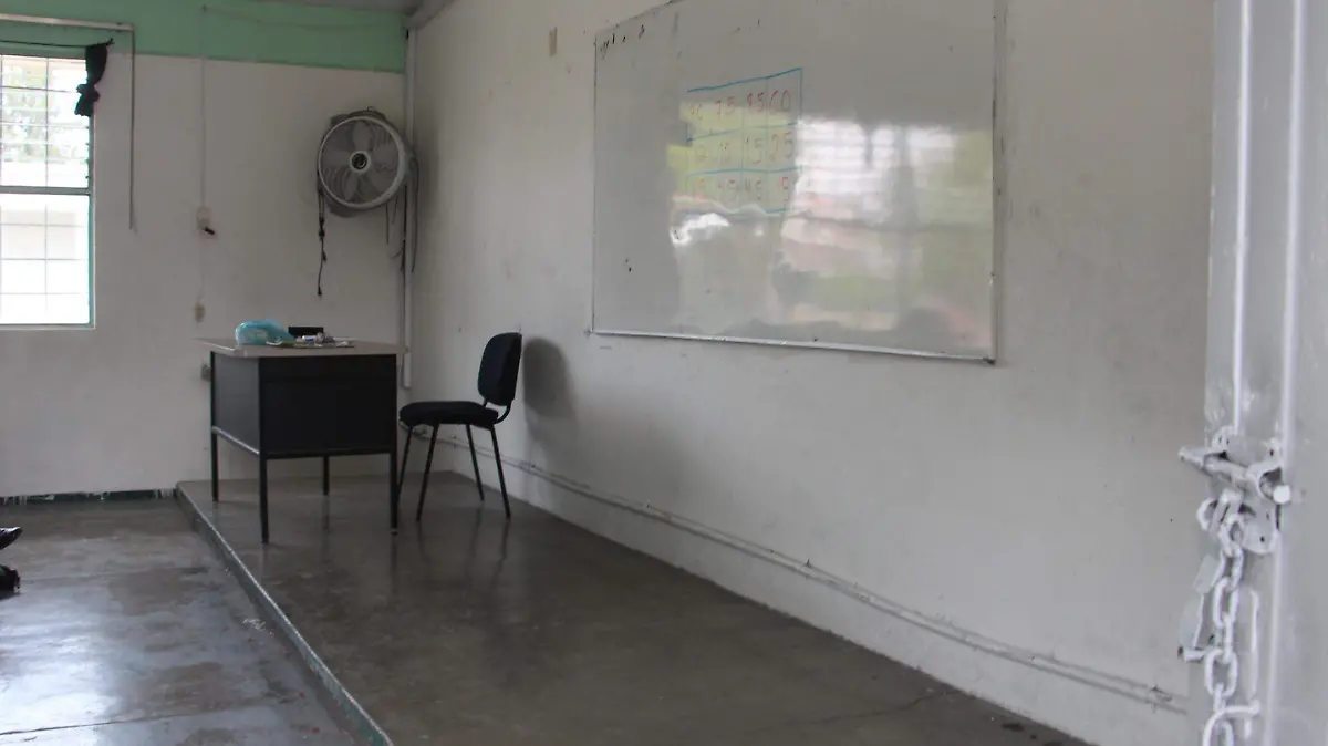 MAESTROS-SALON DE CLASES