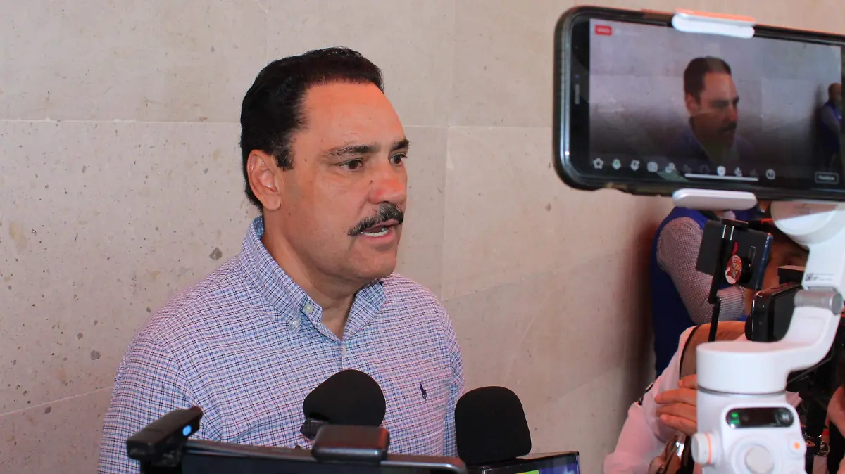 SENADOR TOÑO MARTIN DEL CAMPO