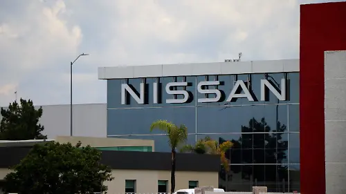 NISSAN TRABAJO 3