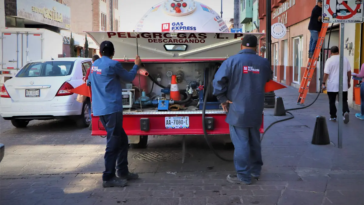 GASEROS-TRABAJADORES-LABORES