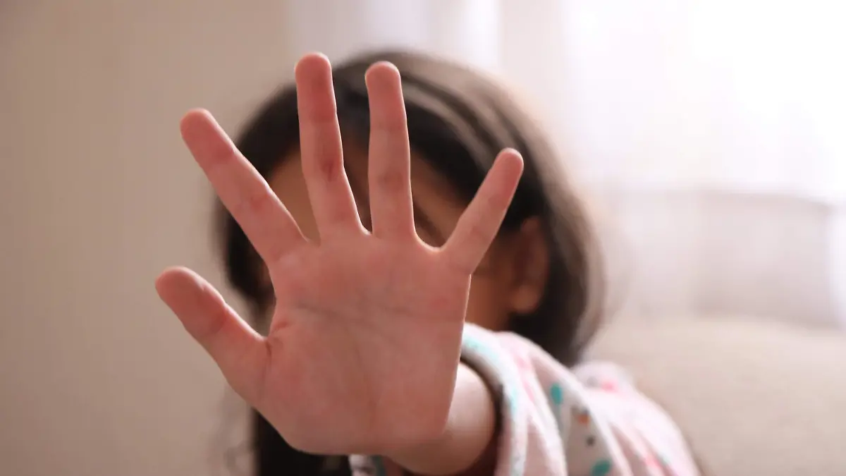 ZURDOS_MANO IZQUIERDA_POBLACIÓN