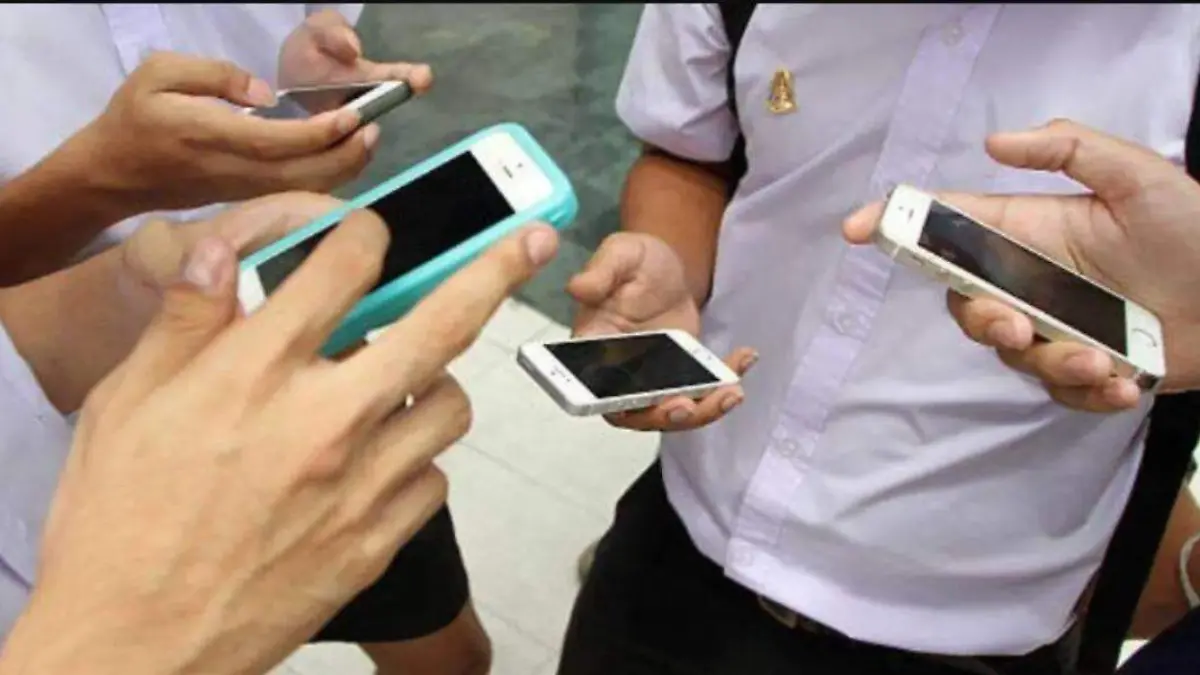 USO DE CELULARES_REGULACIÓN_EDUCACIÓN