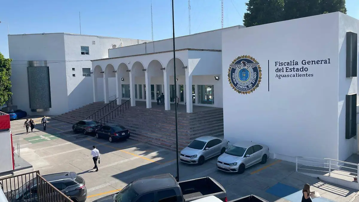 ADOLESCENTE-EXTORSIÓN-TELEFONO