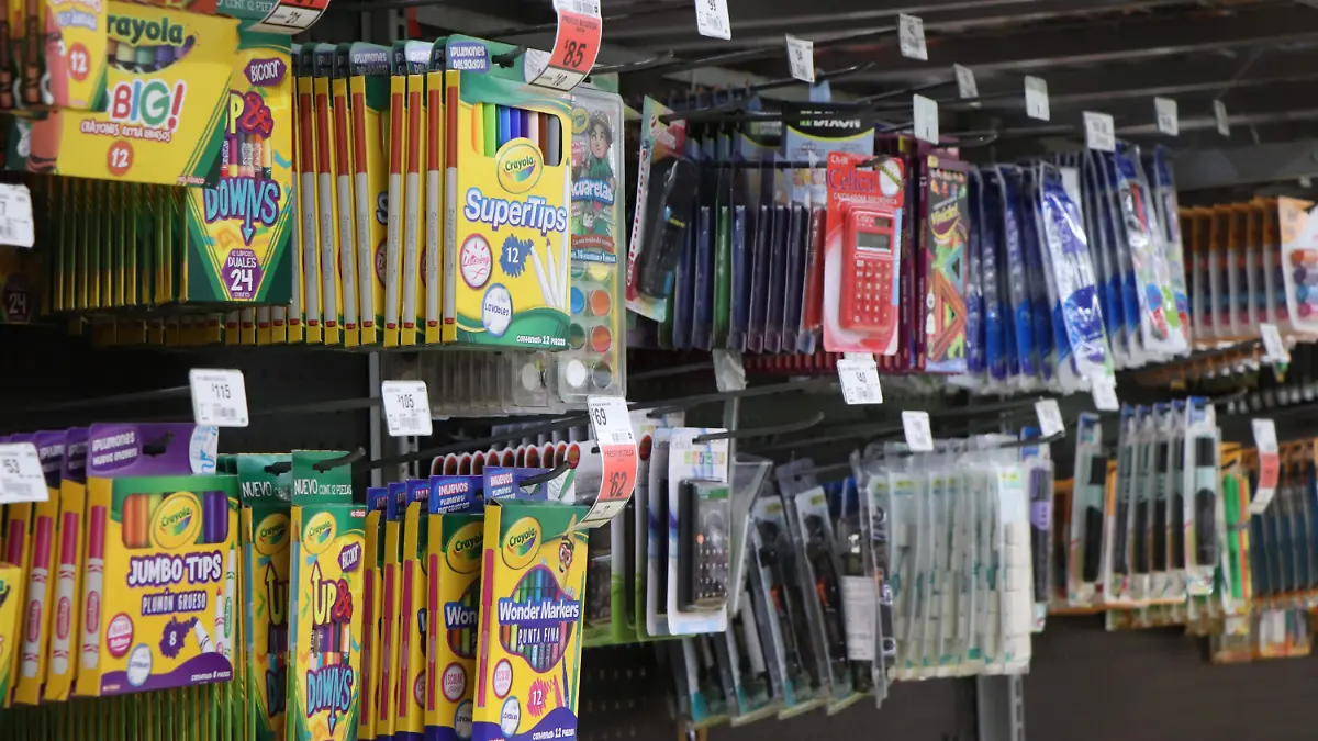 UTILES ESCOLARES_REGRESO A CLASES_ESCUELA