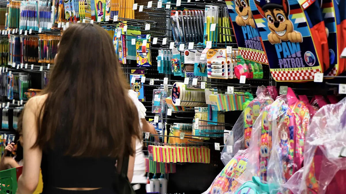 ESTUDIANTES_REGRESO A CLASES_ESCUELA