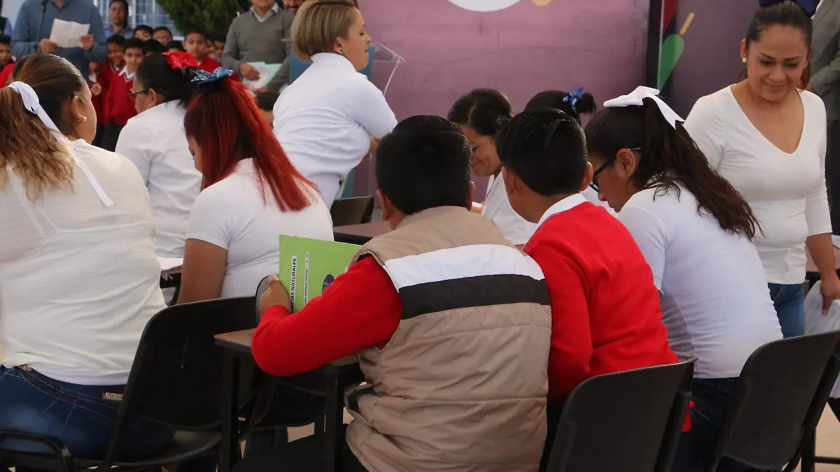 JOVENES-ESTUDIANTES-ESCUELAS