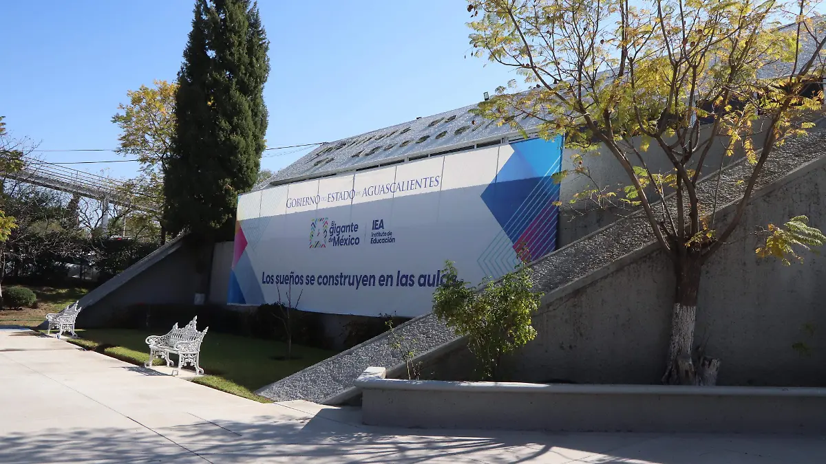 MAESTROS_ESCUELAS_EDUCACIÓN