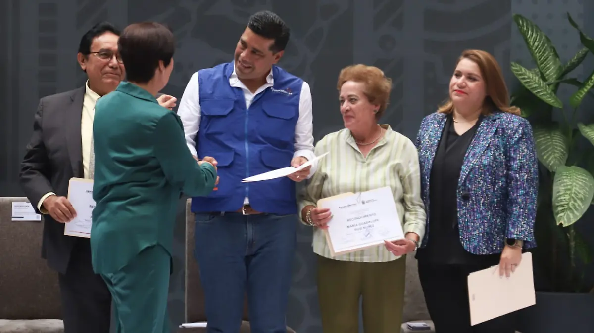 CAMPAÑA-LEO MONTAÑEZ-LIBROS