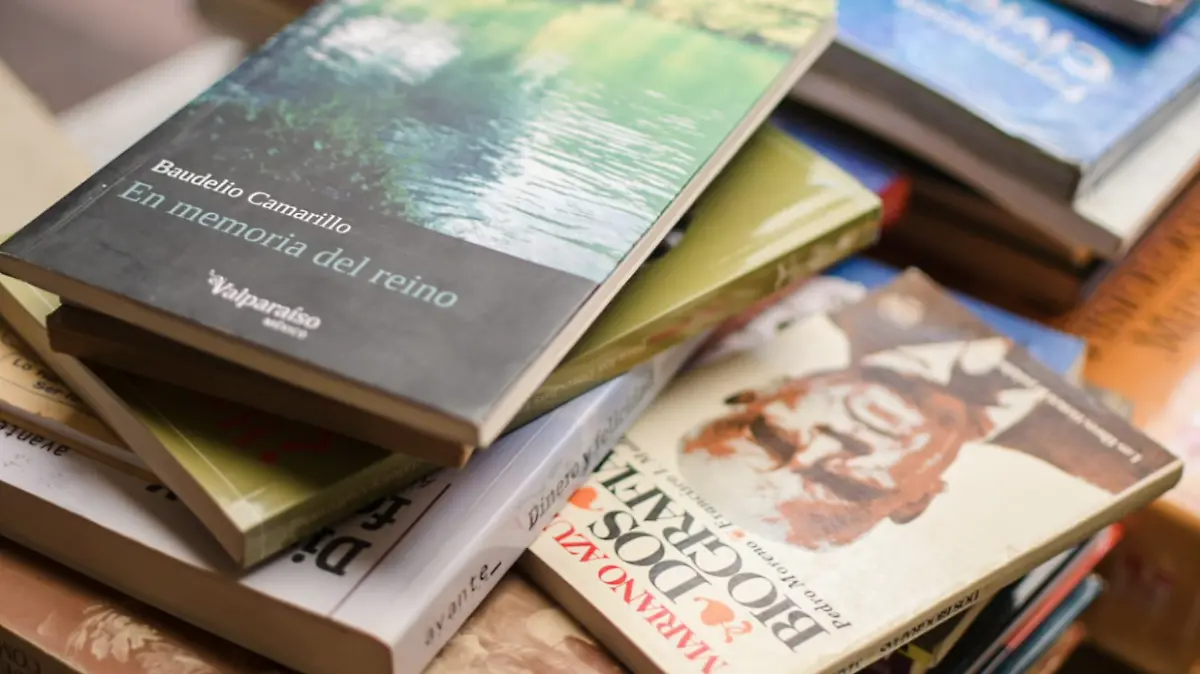 LEO MONTAÑEZ-DONACION DE LIBROS-CAMPAÑA