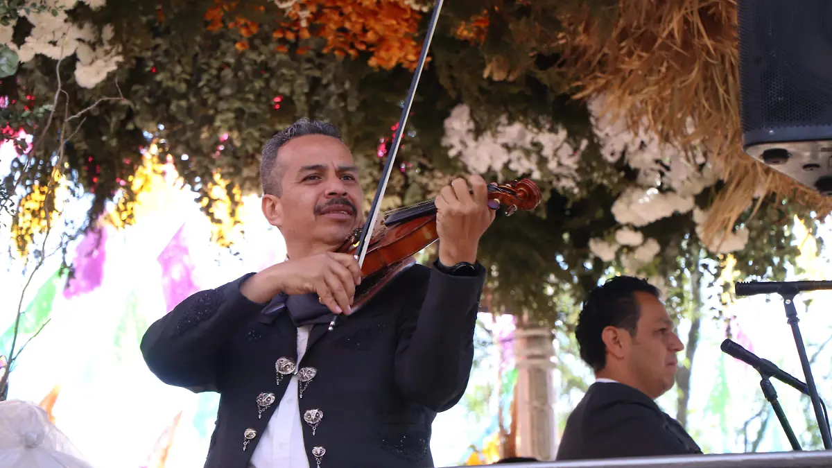 MARIACHI (4)