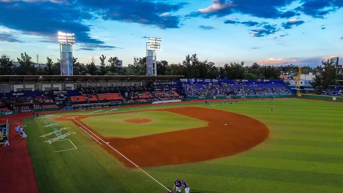 LEYENDA-ALBERTO ROMO CHÁVEZ