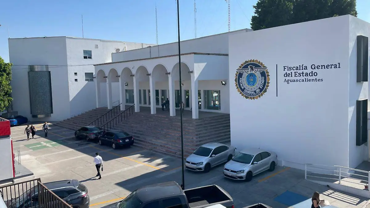 FALSA-MÉDICO-DETENIDA