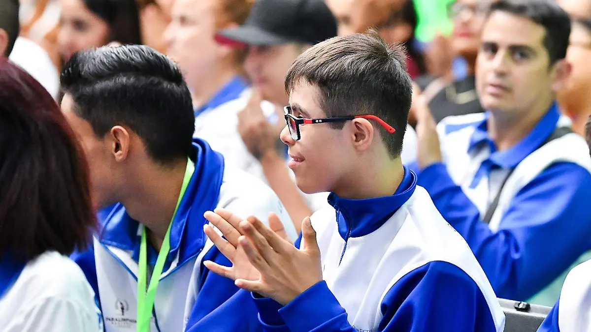 PARATLETAS-ABANDERA-DEPORTES