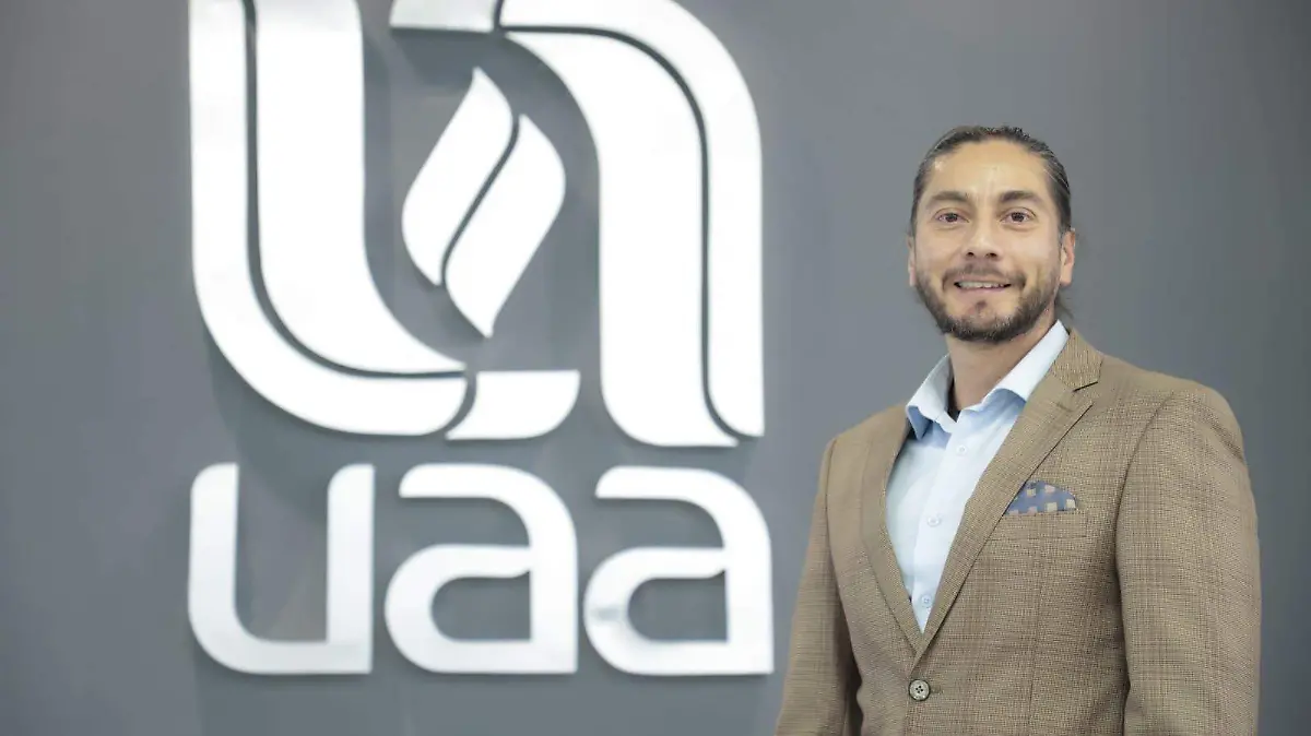 INVESTIGADOR UAA