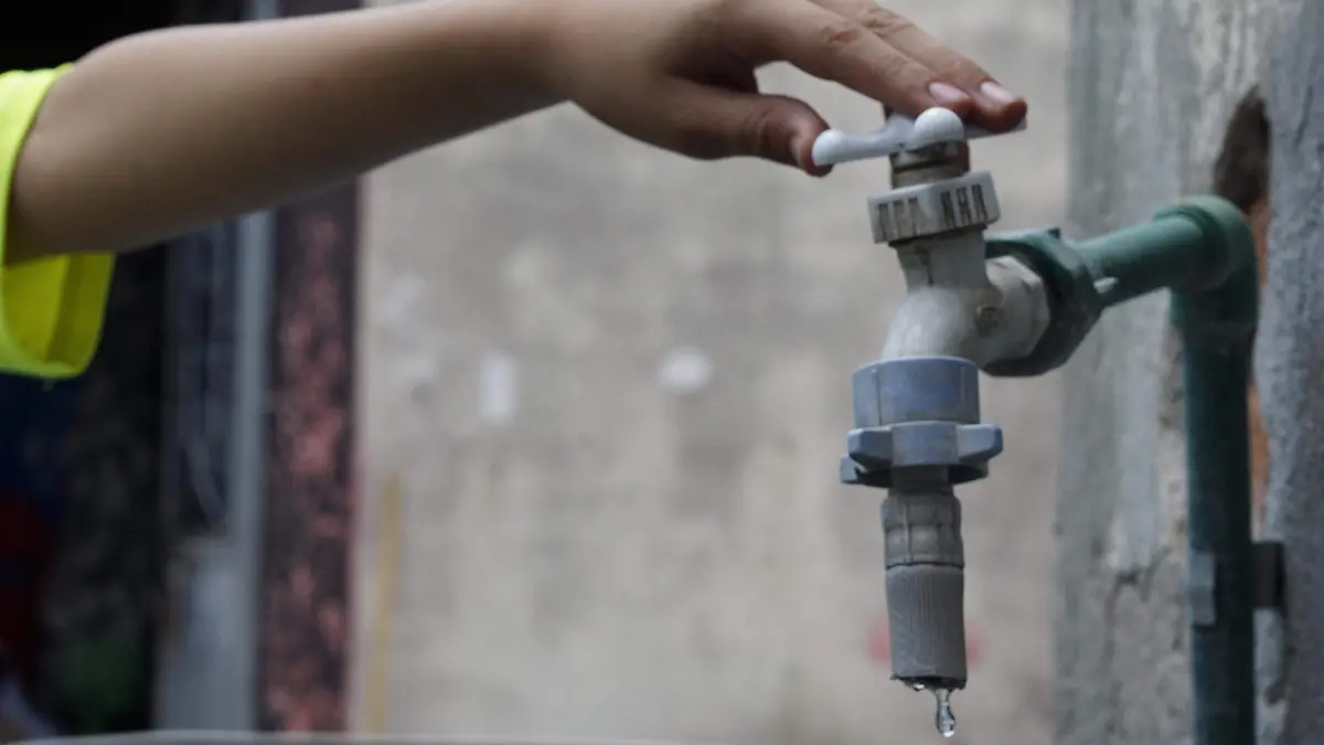 LAS FLORES-FALTA DE AGUA-VECINOS