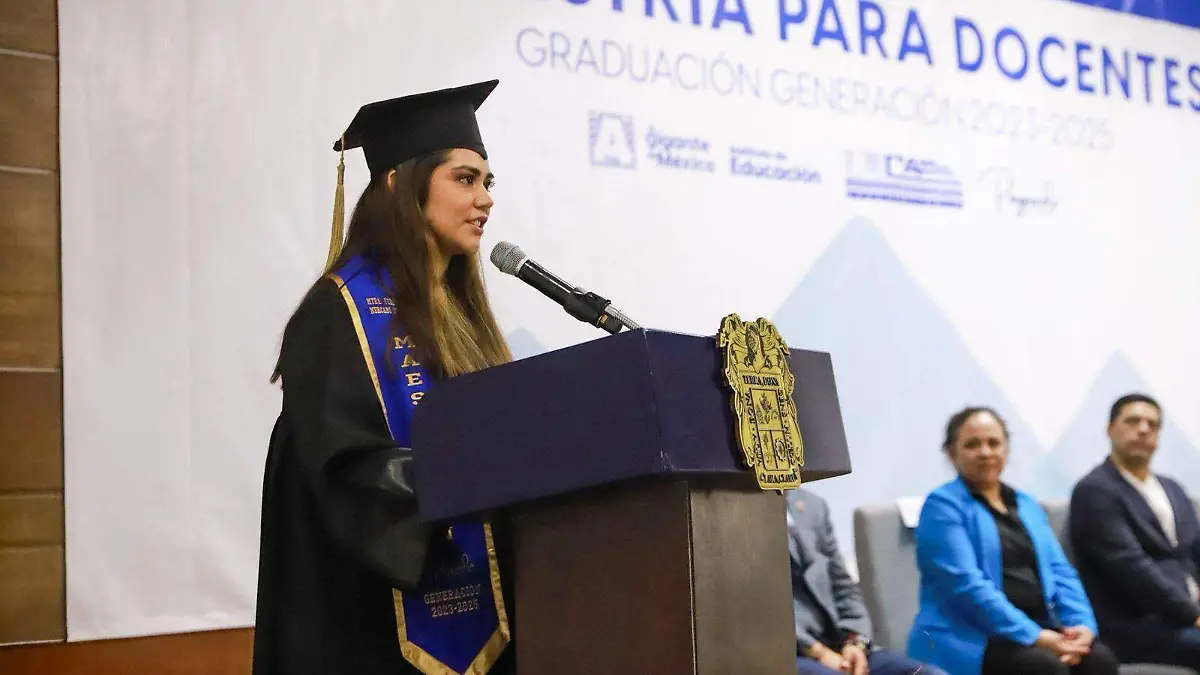 TERE JIMENEZ-CEREMONIA-GRADUACION