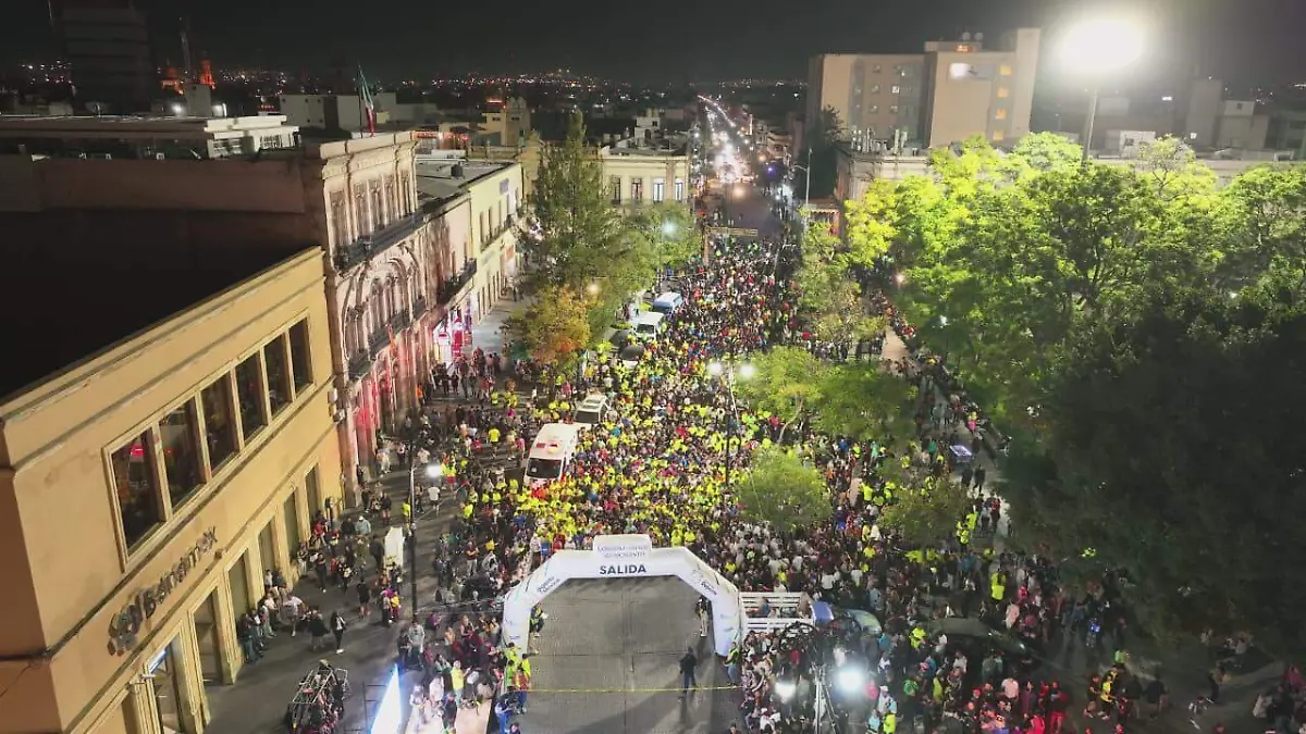 CARRERA-NOCTURNA-ATLETAS