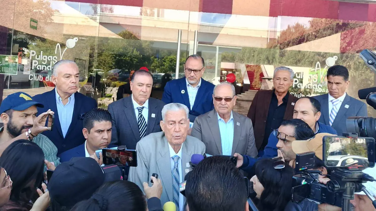 EMPRESARIOS-PASO-MEDIOS DE COMUNICACIÓN