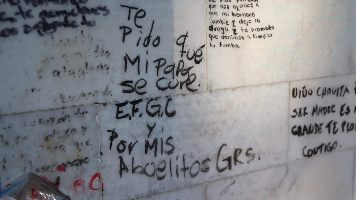 CHAVITA_NIÑO MILAGROSO_TUMBA_PANTEON