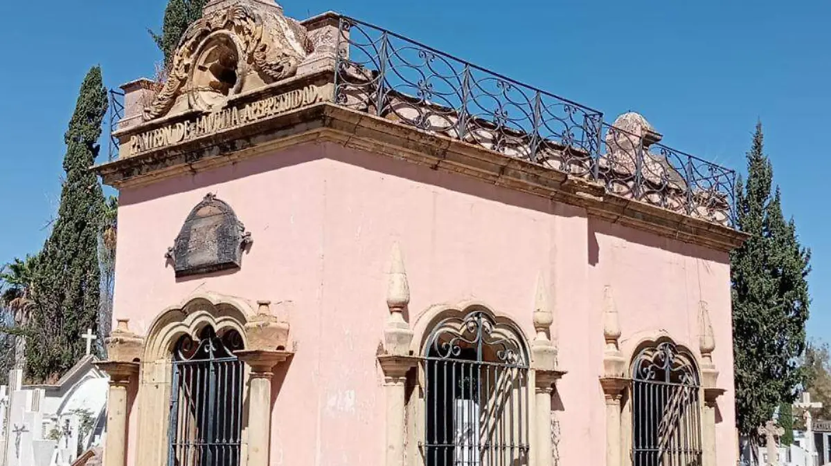 TUMBAS_MONUMETOS_INAH