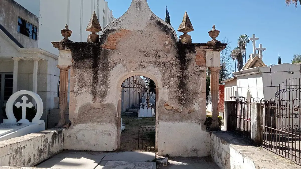 TUMBAS_MONUMETOS_INAH