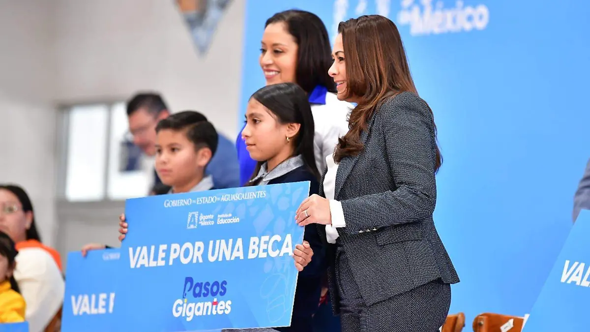 TERE JIMÉNEZ-ENTREGA-BECAS