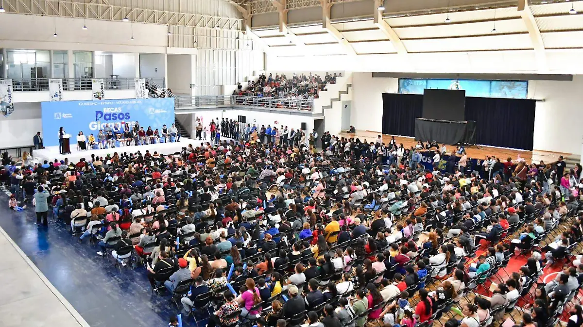 TERE JIMÉNEZ-ENTREGA-BECAS